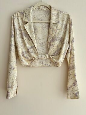 Open Edit Cropped Twist Front Collared Long Sleeve Marbled Shirt, Size Small